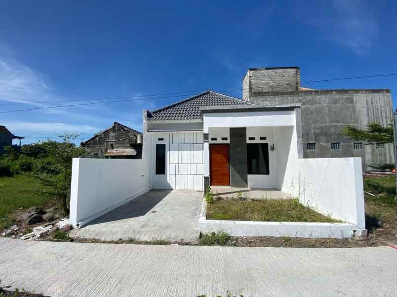 dijual rumah trunuh klaten selatan