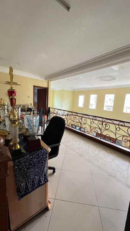 dijual rumah villa cinere mas