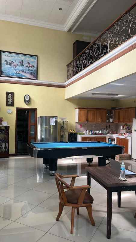 dijual rumah villa cinere mas