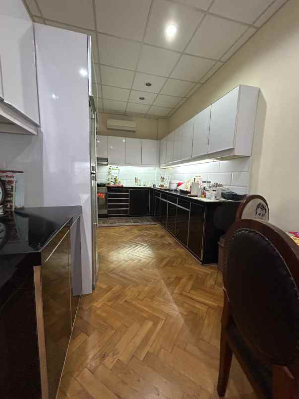 dijual rumah villa permata gading