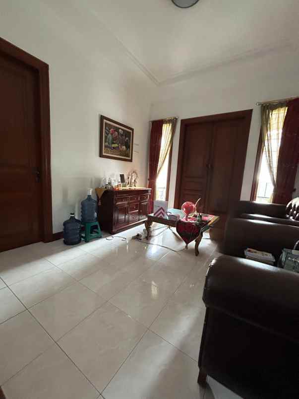dijual rumah villa permata gading