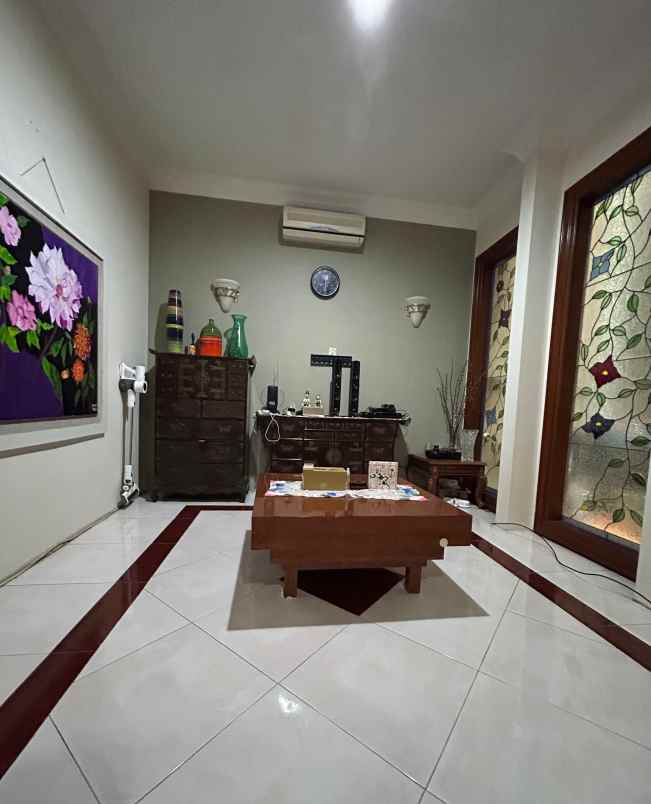 dijual rumah villa permata gading
