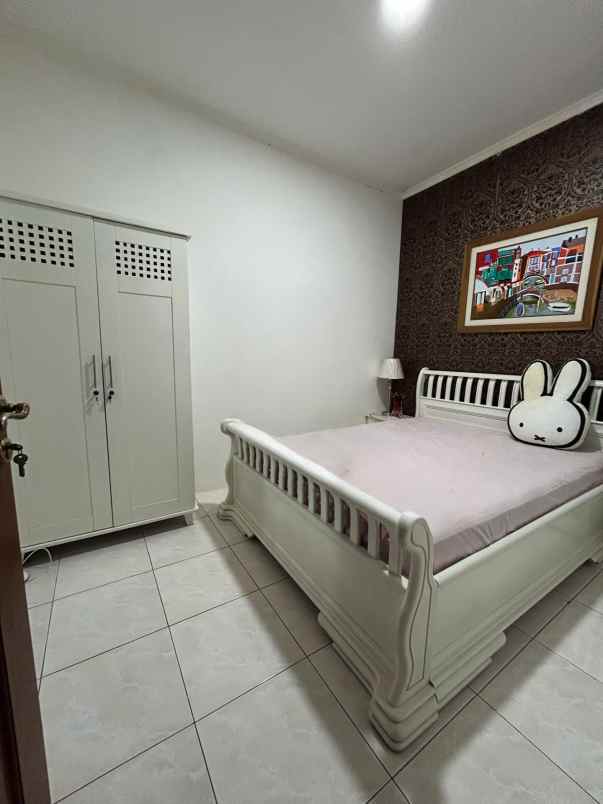 dijual rumah villa permata gading