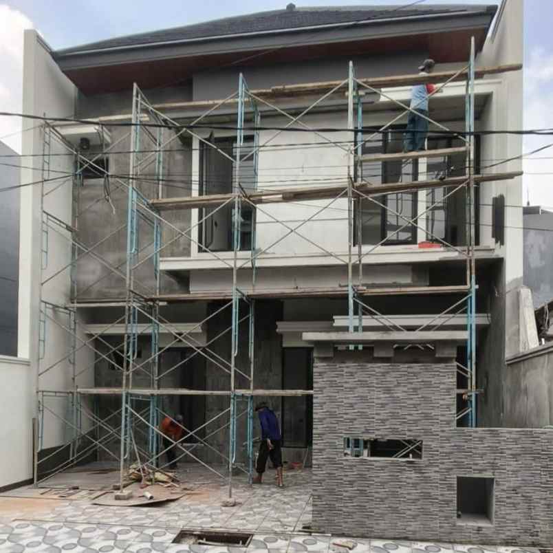 dijual rumah wisma permai barat