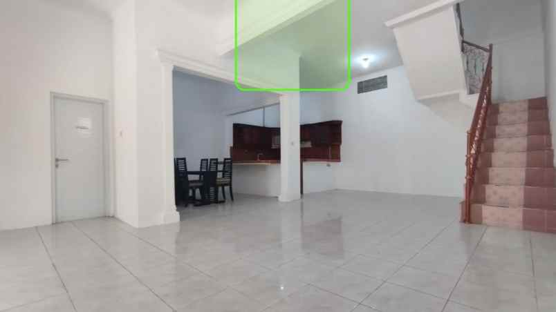 dijual sewa 1 unit rumah 2 lantai di villa indraprasta