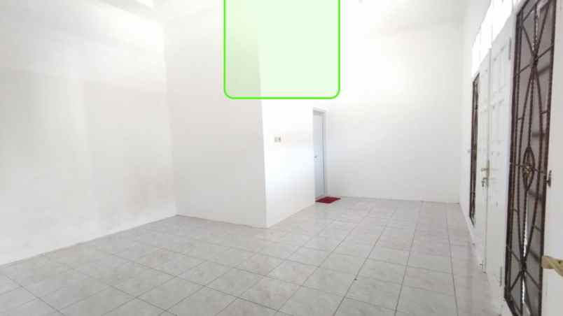 dijual sewa 1 unit rumah 2 lantai di villa indraprasta