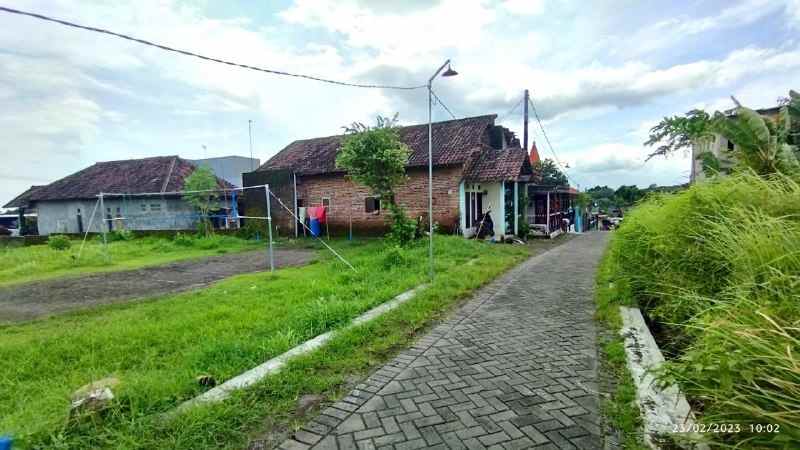 dijual tanah kemuning sumbersuko kec