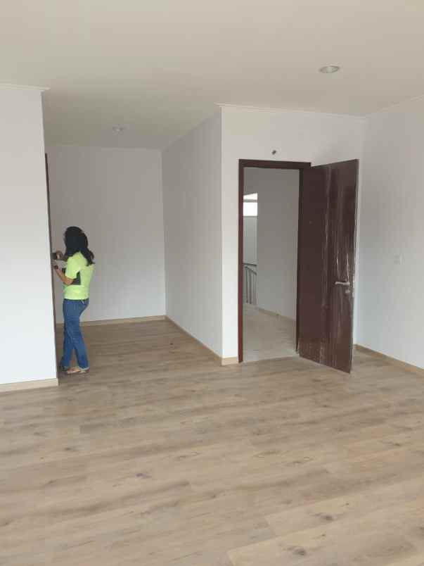 dijual termurah rumah golf island pik 8x15