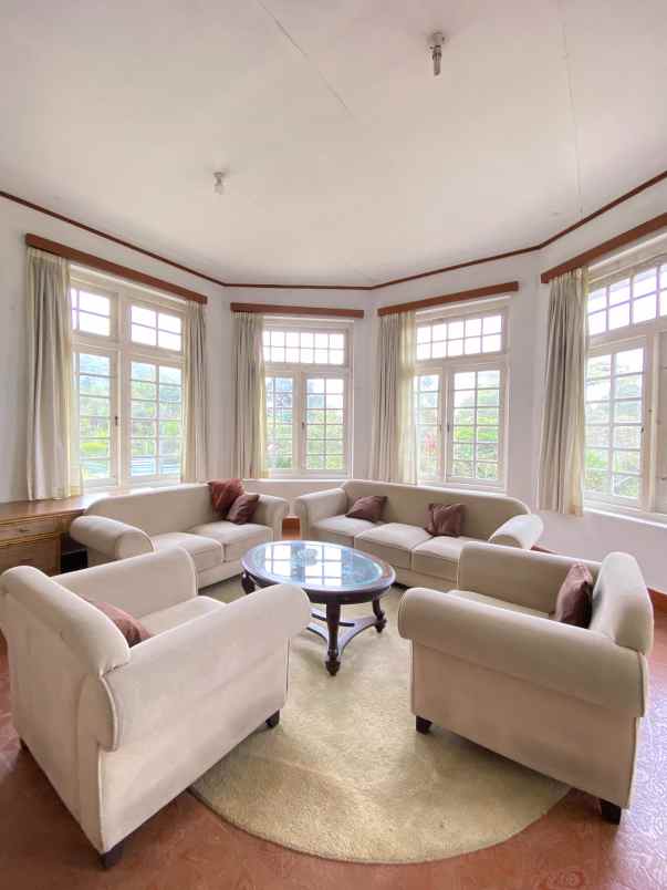 dijual villa dan tanah pinggir jalan di puncak pass