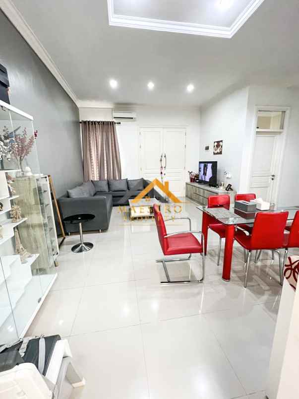 dijual villa komplek citraland gama