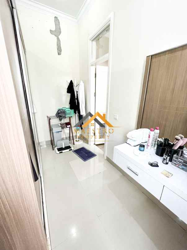 dijual villa komplek citraland gama