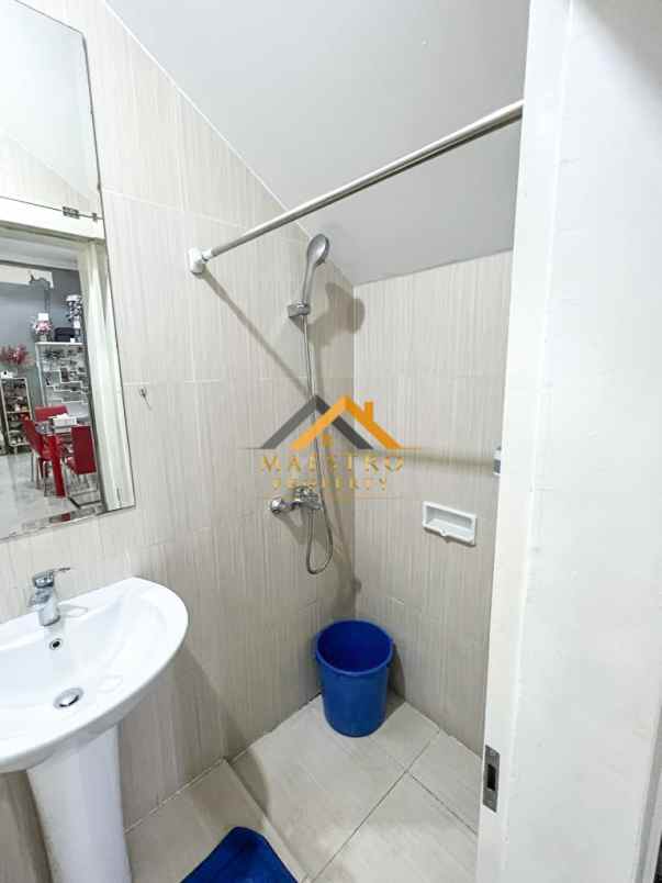 dijual villa komplek citraland gama