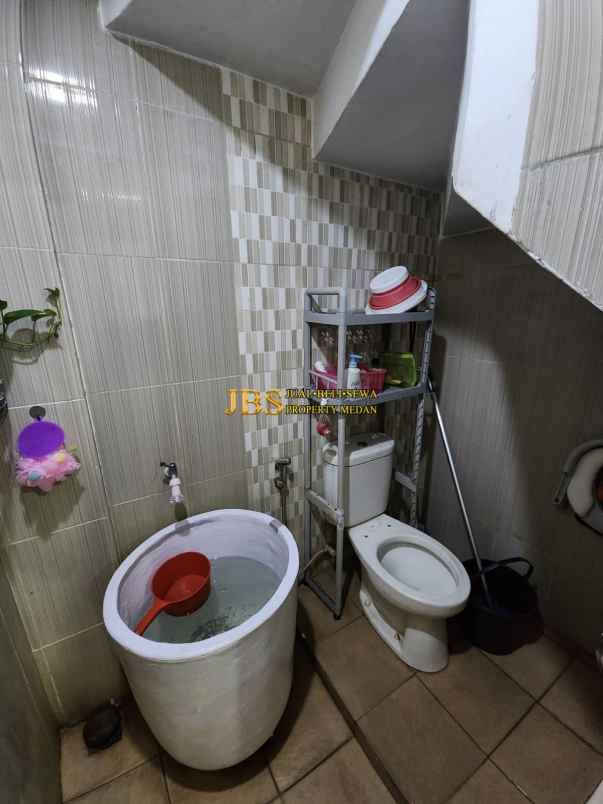 dijual villa komplek givency one type