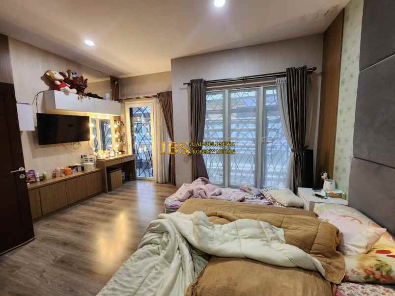 dijual villa komplek givency one type