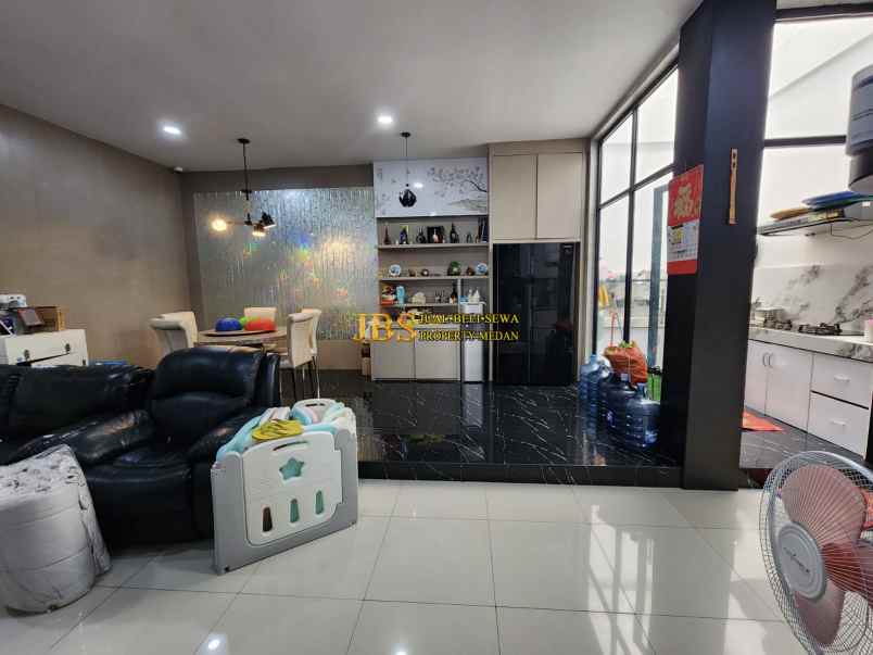 dijual villa komplek givency one type