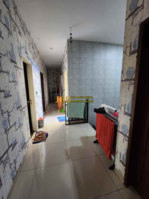 dijual villa komplek givency one type