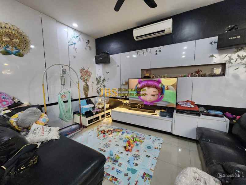 dijual villa komplek givency one type