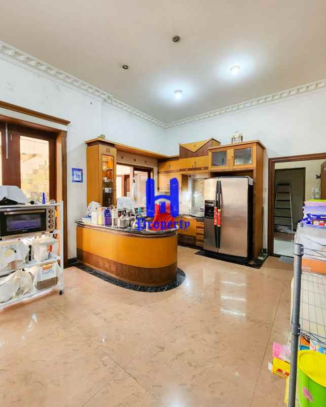 dijual villa komplek grand polonia row