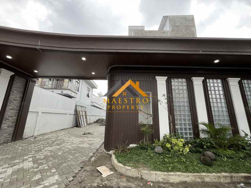 dijual villa komplek union mentari