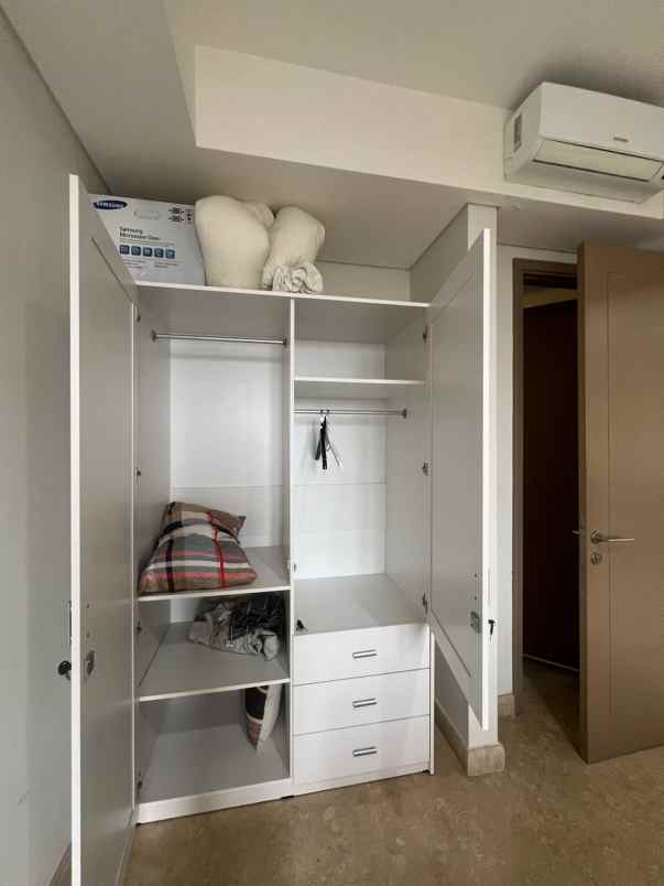 disewakan apartemen gold coast pik sea view furnished