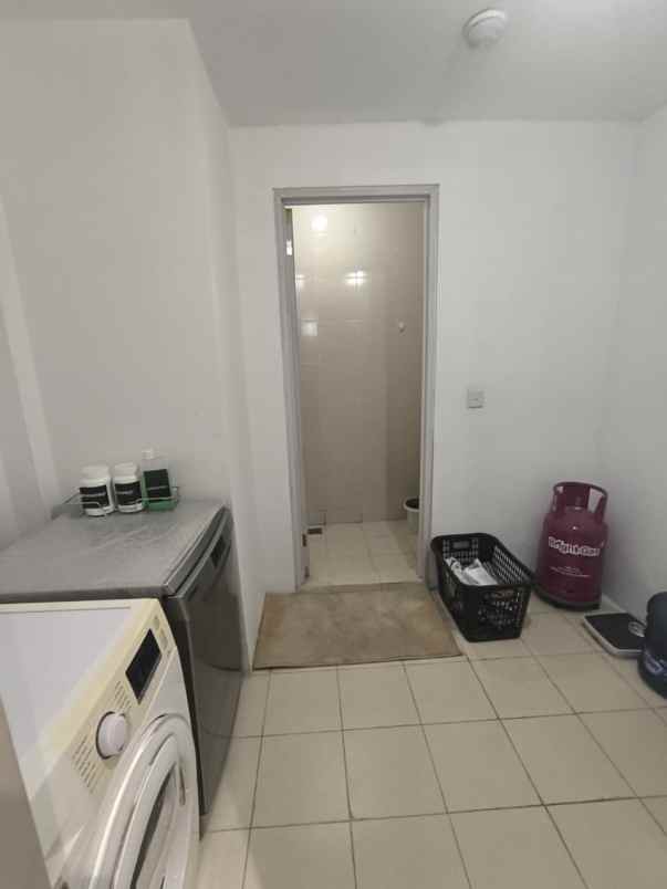 disewakan apartemen the peak residence lt 19