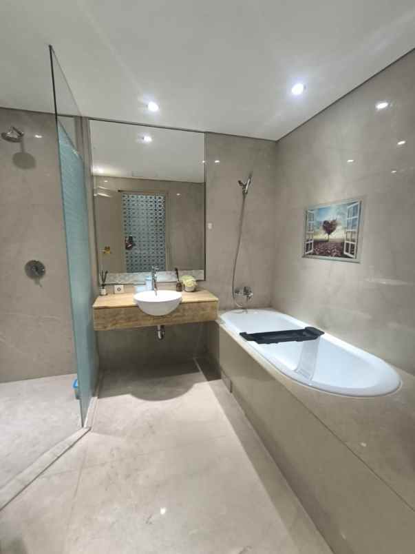 disewakan apartemen the peak residence lt 19