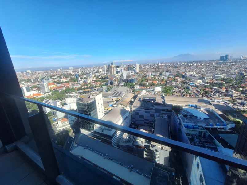 disewakan apartemen the peak residence lt 22