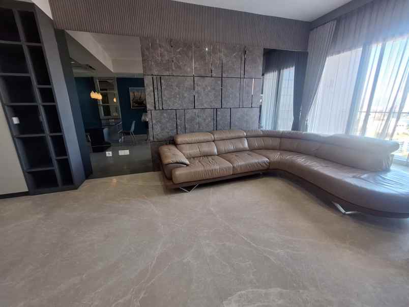 disewakan apartemen the peak residence lt 22