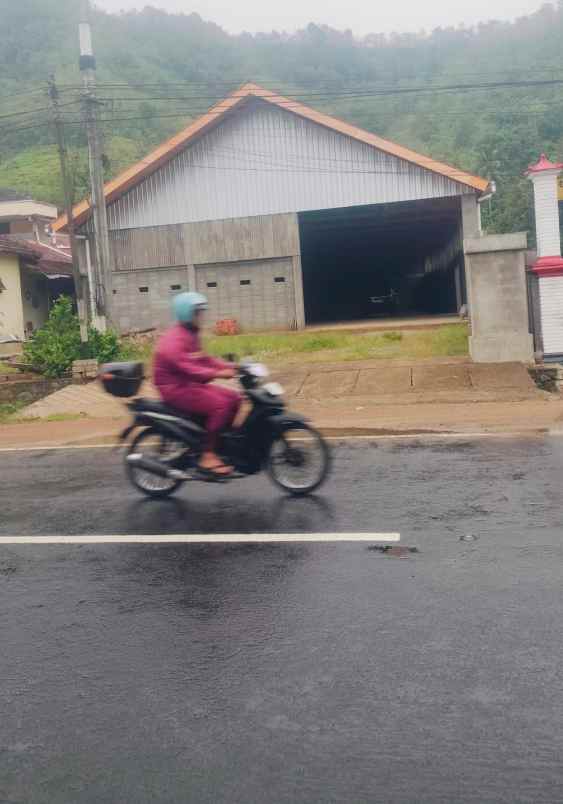 disewakan gudang di pacitan