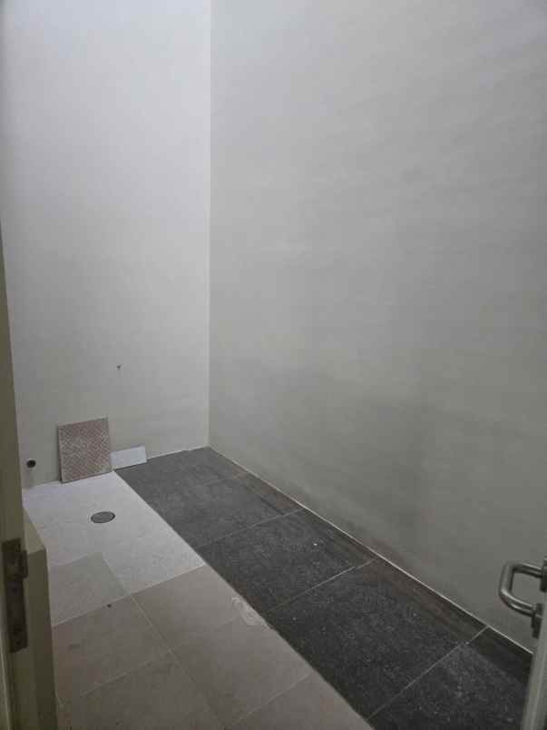 disewakan ruko gudang kantor bizhome pakuwon city