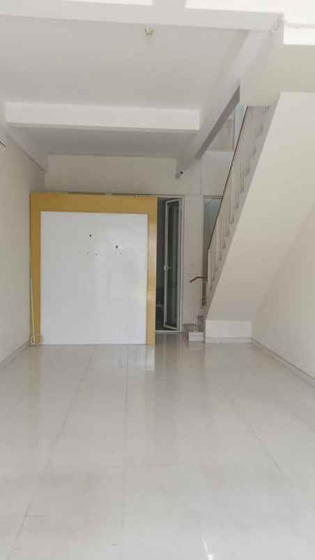 disewakan ruko gudang kantor grand pakuwon tandes