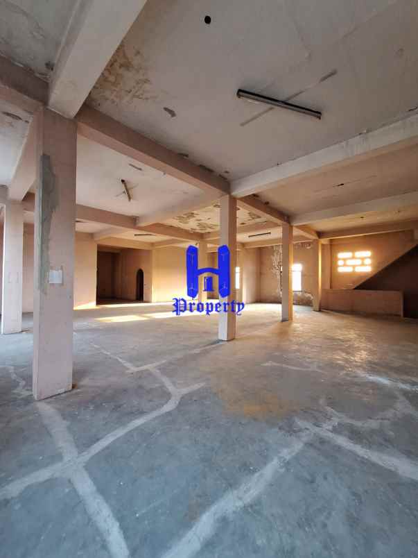 disewakan ruko gudang kantor jalan krakatau ujung dekat