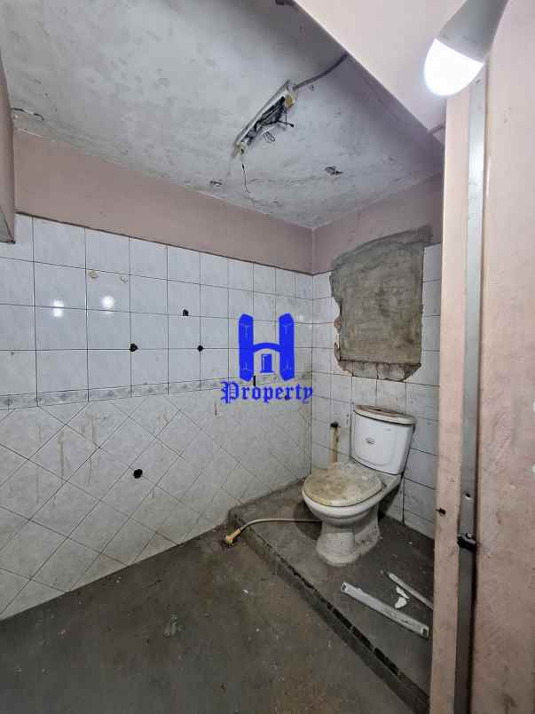 disewakan ruko gudang kantor jalan krakatau ujung dekat