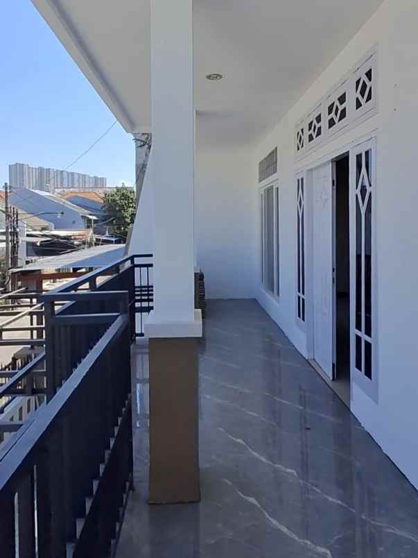 disewakan rumah babatan pantai barat