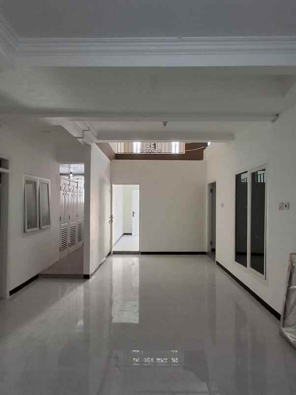 disewakan rumah babatan pantai barat