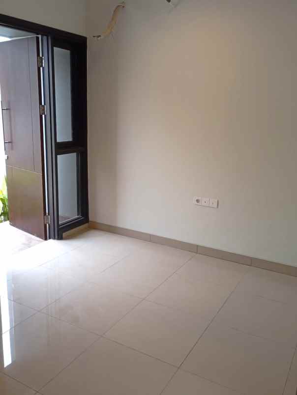 disewakan rumah cluster regia scg