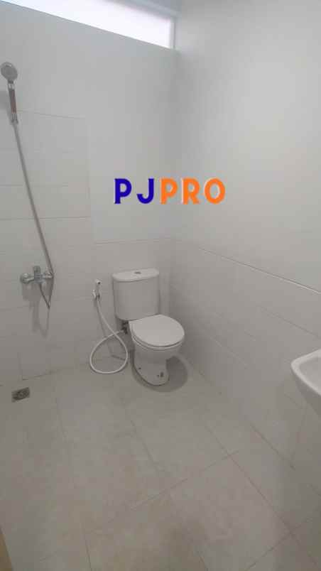 disewakan rumah cluster silvercreek lippo