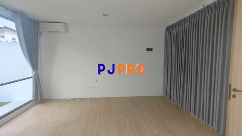 disewakan rumah cluster silvercreek lippo