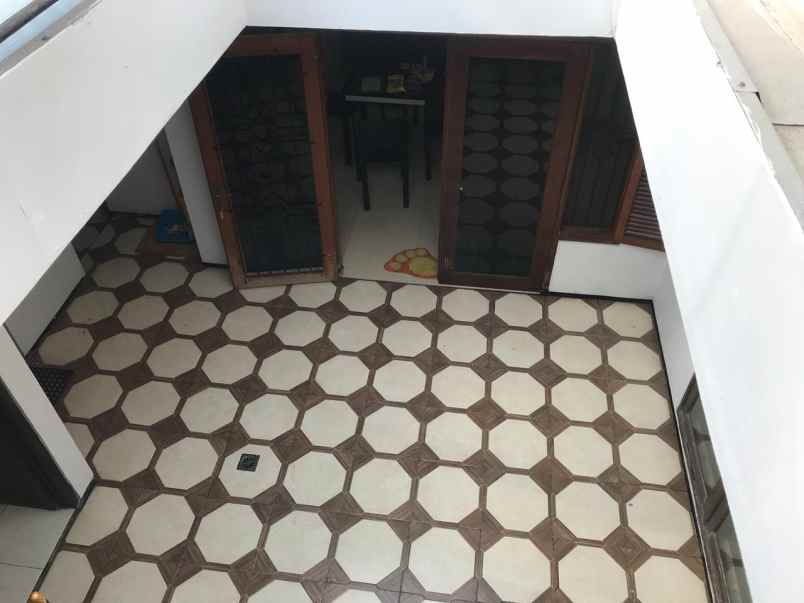 disewakan rumah darmo permai utara