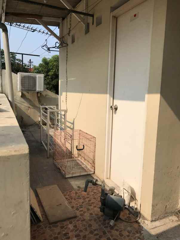 disewakan rumah darmo permai utara