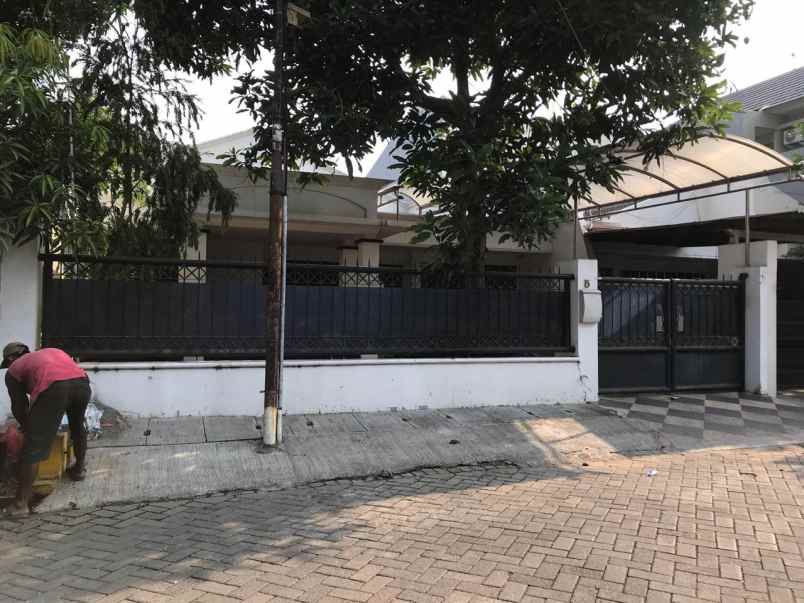 disewakan rumah darmo permai utara