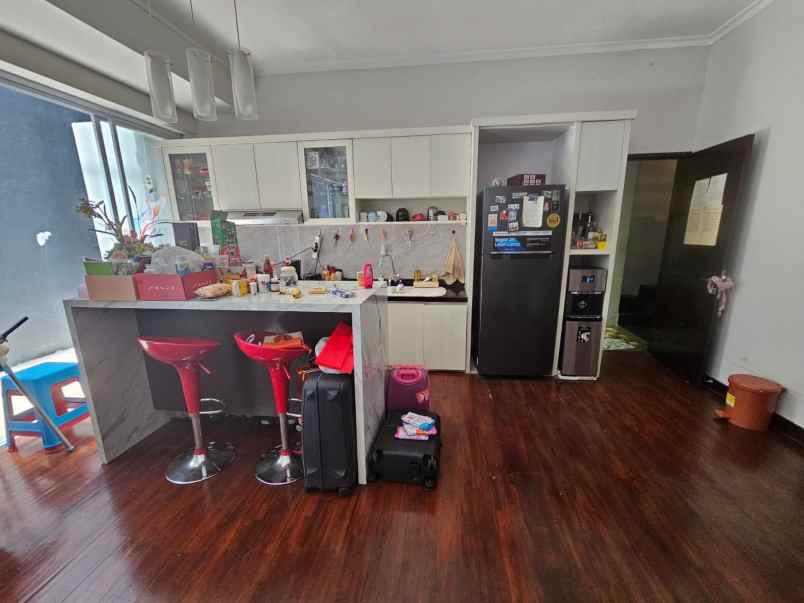 disewakan rumah jalan golf avenue