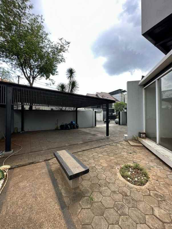 disewakan rumah jl taman wijaya kusuma