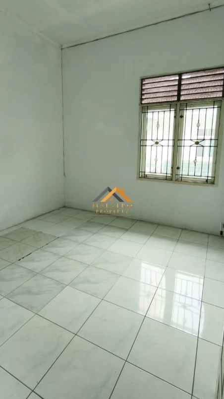 disewakan rumah komplek cemara hijau jalan