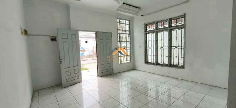 disewakan rumah komplek cemara hijau jalan