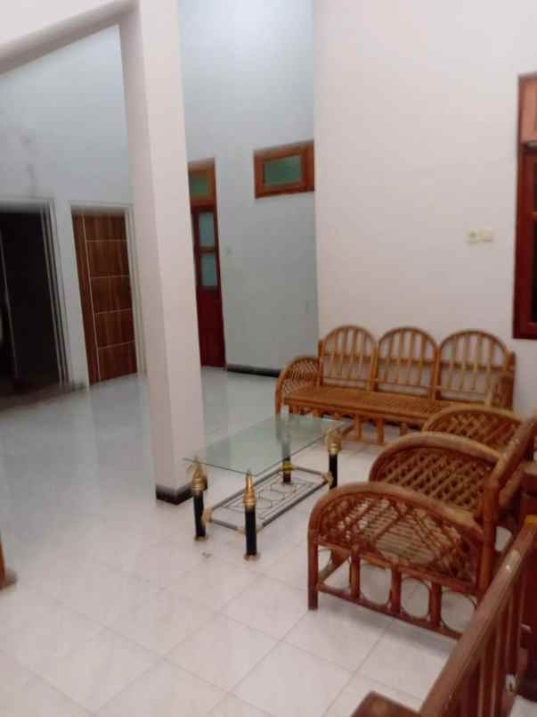 disewakan rumah mulyosari