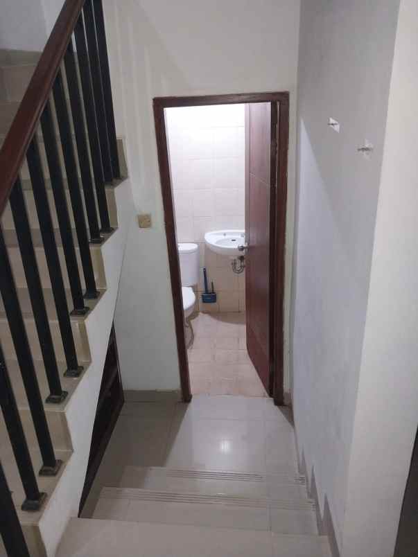 disewakan rumah pondok ranji