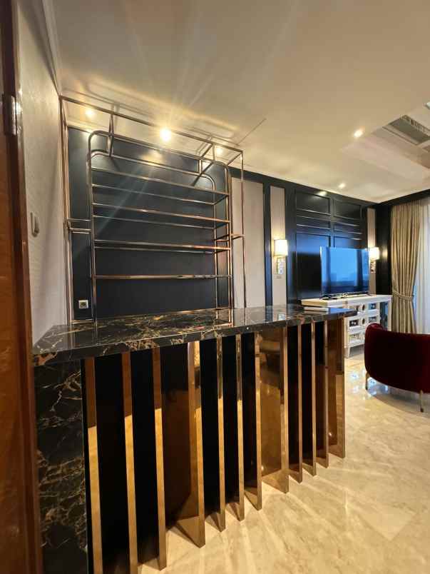 district 8 senopati apartemen 3br mewah full furnished
