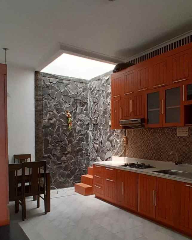 for sale rumah 2 lantai di citra grand semi furnish