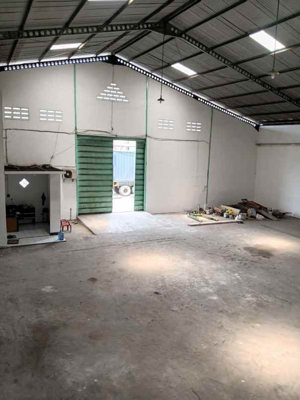 gudang margomulyo angtropolis strategis